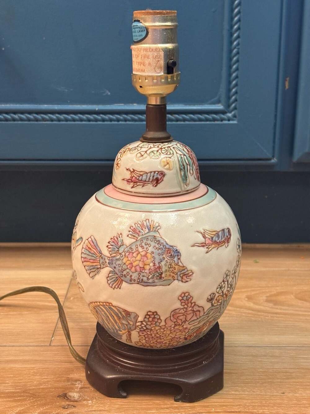Vintage Hand-Painted Under The Sea Fish Coral Ceramic Ginger Jar Table Lamp
